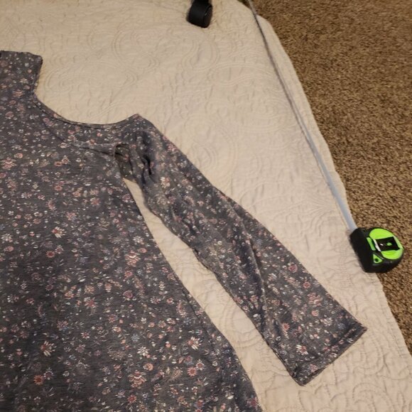 1.4.3. Story by Line Up Gray Cold Shoulder Top - Picture 2 of 9